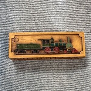 Disneyland Olszewski Pokitpals 2008 pill box